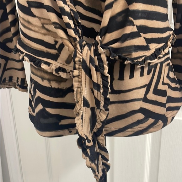 Nina Leonard Zebra Patterned 2 piece set Jacket with Tank top - Picture 3 of 13